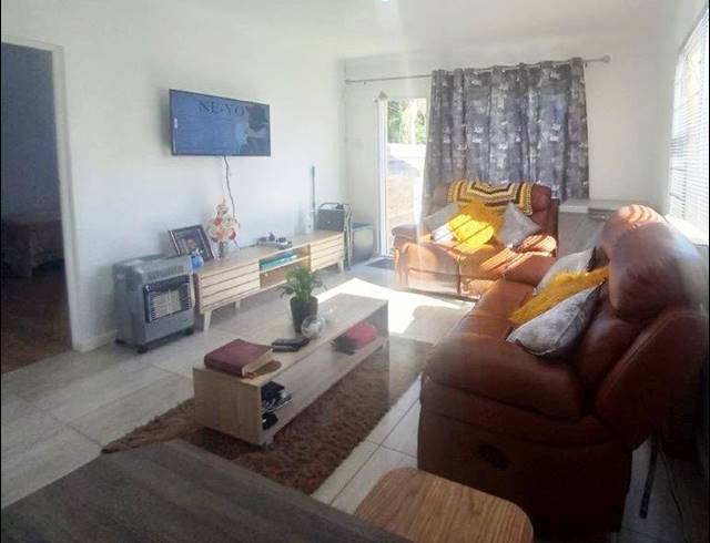 2 BEDROOM APARTMENT RENTED IN MANGOLD PARK